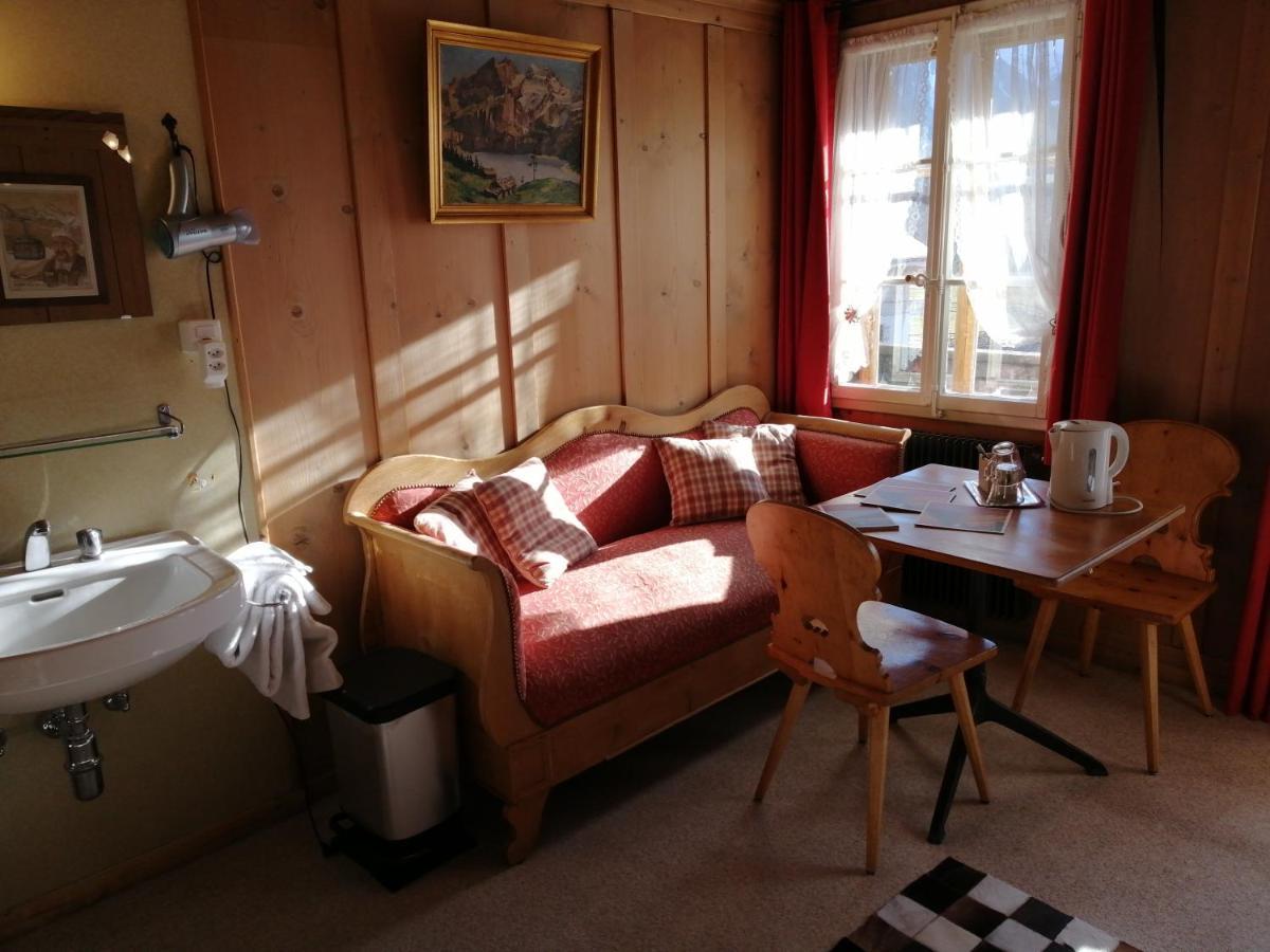 B&B Rosaly Chateau-d'Oex Szoba fotó